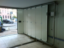 Puerta Curva